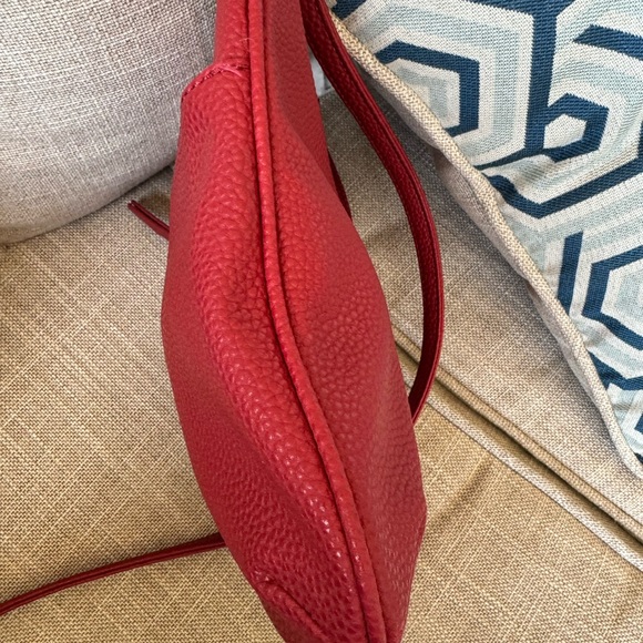 Kenneth Cole reaction file crossbody - Picture 8 of 13